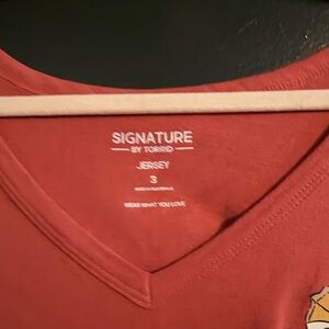 Torrid Red V-Neck Short Sleeve Tee